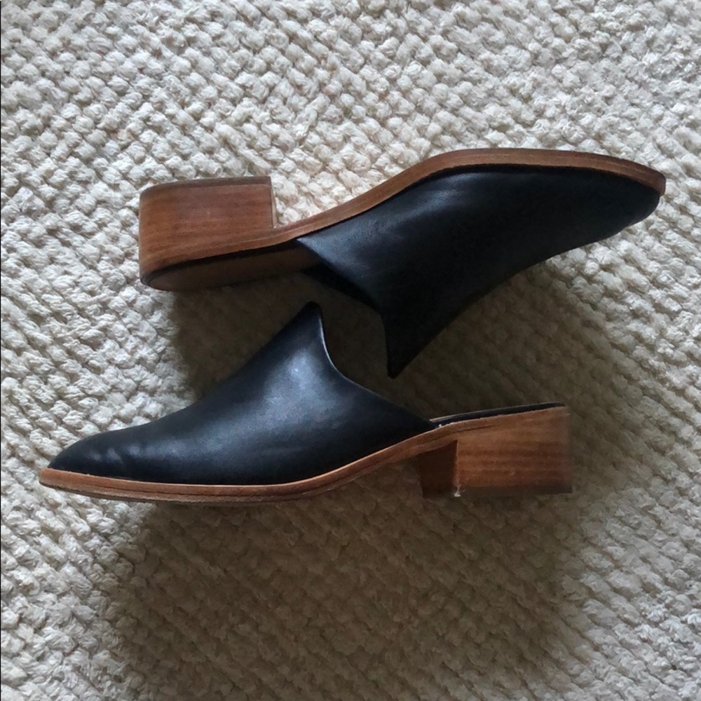 Soludos Venetian Mules